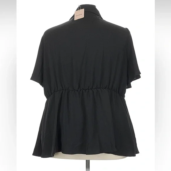 Bloomchic Women's Black Size 26 Blouse Short Sleeve Collar V Neck NWT Plus Size - Picture 2 of 6